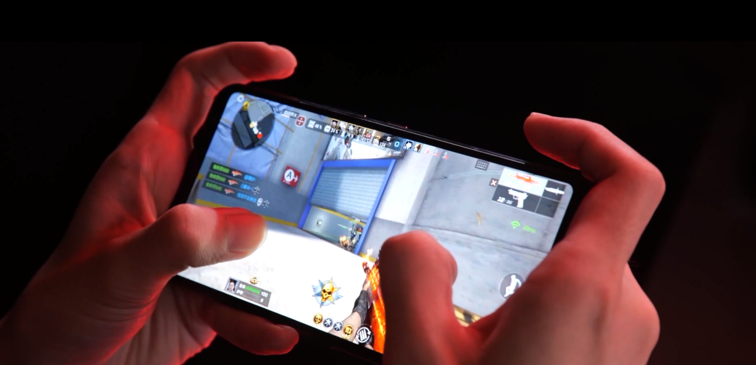 腾讯游戏手机ROG3穿越火线特别版抢购开启！豪华彩蛋等着你！